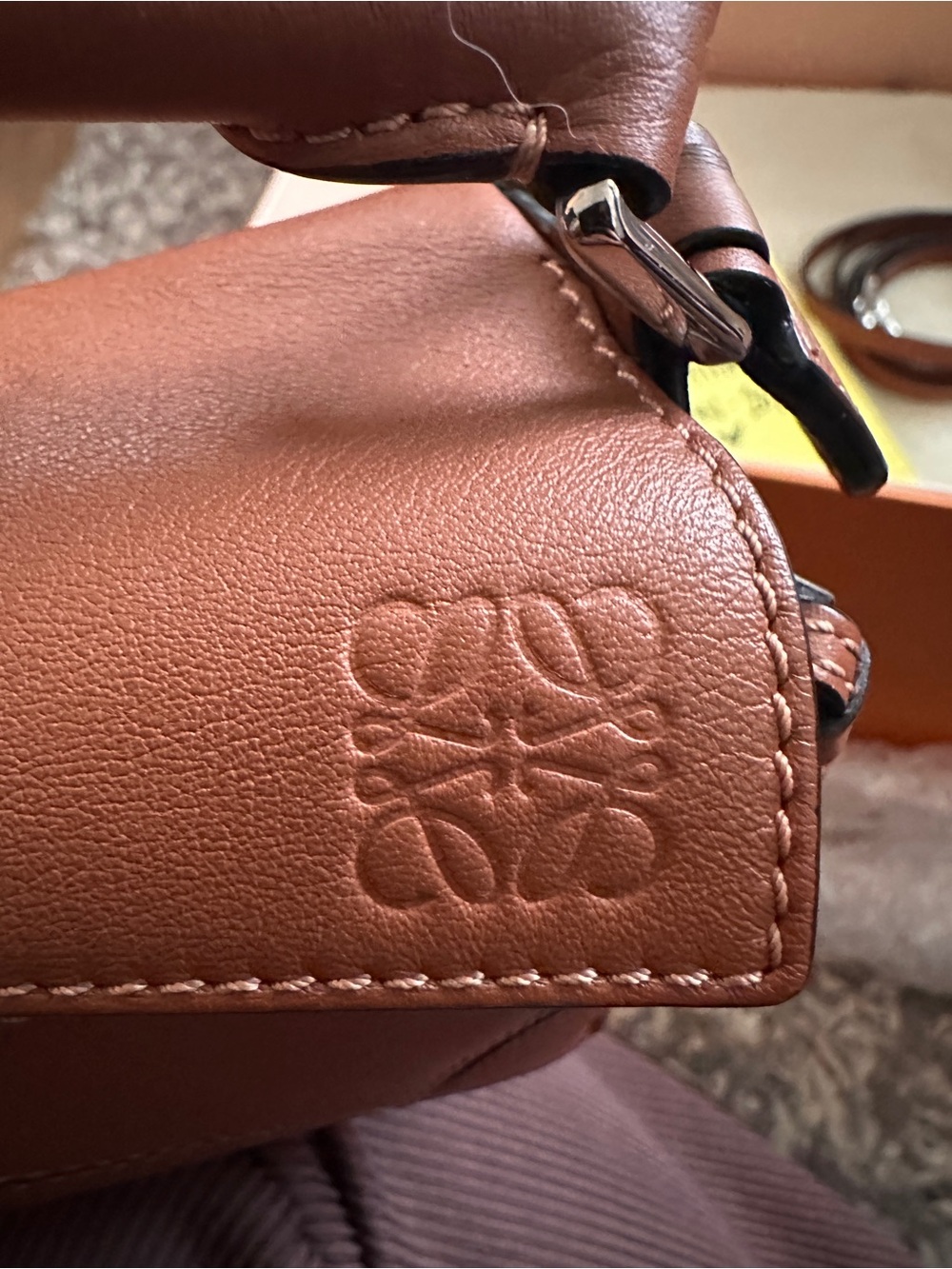 โSOLDโLoewe Puzzle Mini Shoulder Bag in Tan Leather - Picture 11 of 16